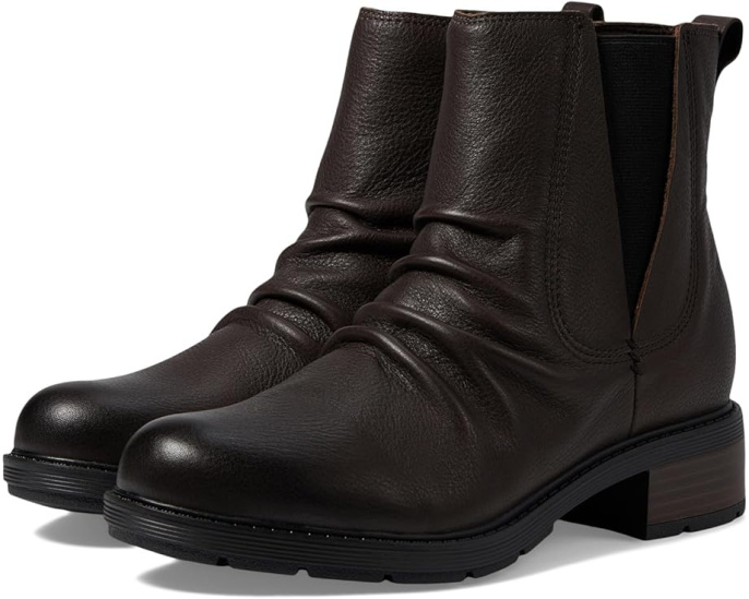 Ботинки Clarks Hearth Rose из кожи с эффектом смятия и высотой до икры