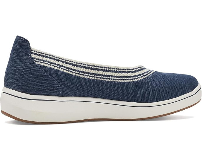 Слипоны Breezesky Air от Clarks с эластичными вставками и стелькой Cloudsteppers