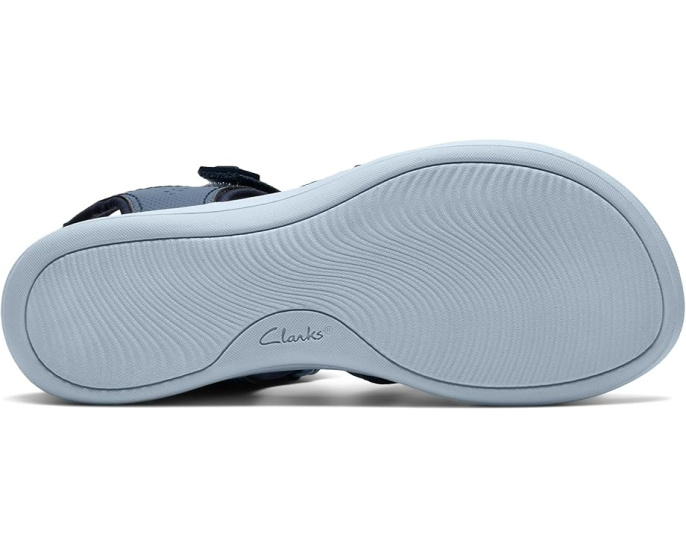 Сандалии Clarks Mira Madi с тремя ремешками и стелькой Cushion Soft
