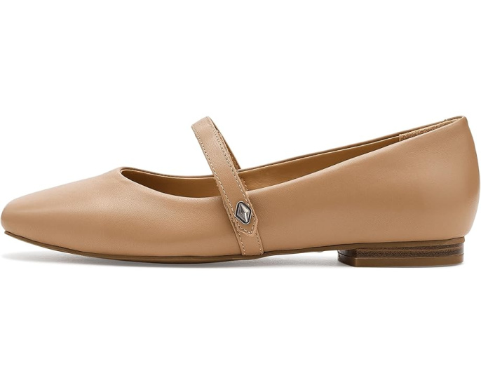 Туфли Trotters Hazel с квадратным носком и регулируемой пряжкой на стельке с памятью