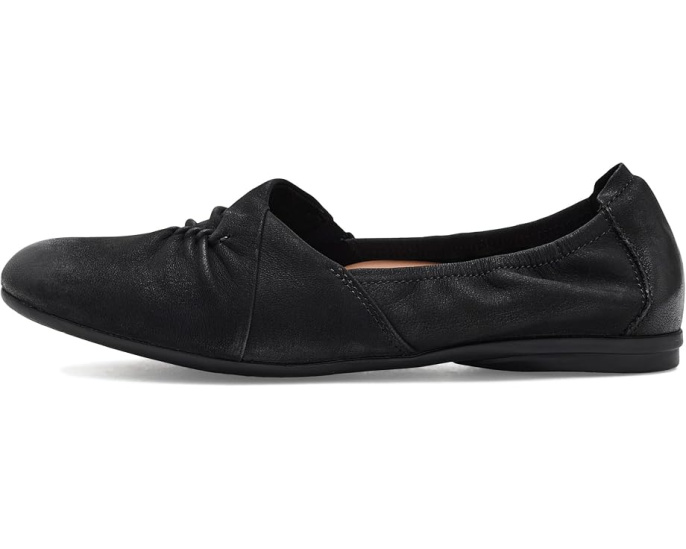 Туфли Clarks Rena Way на плоском ходу из кожи
