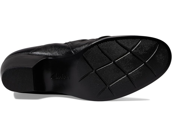 Туфли-лодочки Clarks Emily2 Cove с плиссированным верхом и устойчивым каблуком
