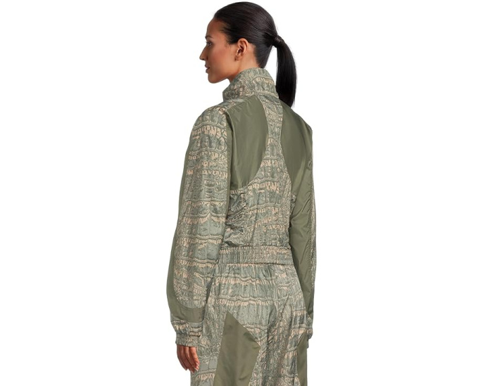 Куртка Trackjacket Printed с крокодиловым принтом и высоким воротом от adidas by Stella McCartney