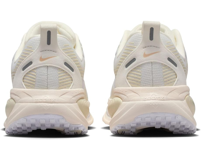 Кроссовки Nike Vomero 18 Essential с максимальной амортизацией Summit White
