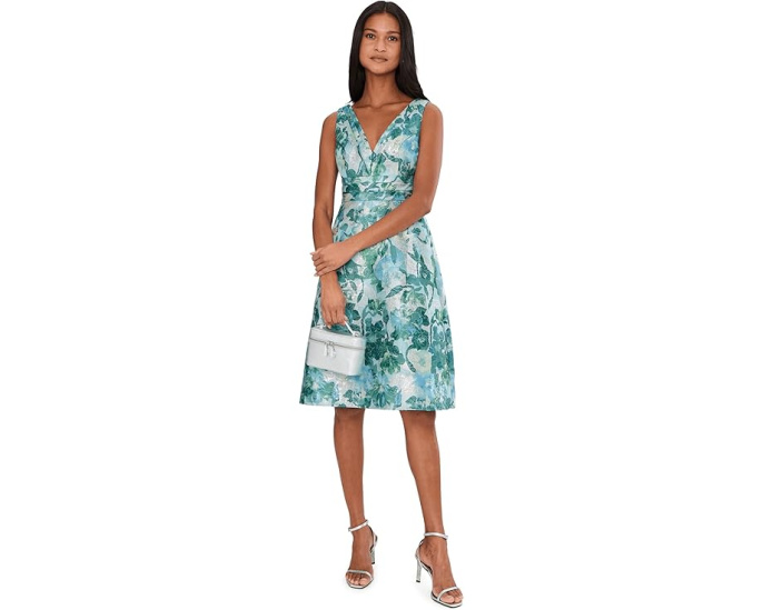 Платье миди Floral Jacquard от Adrianna Papell с V-образным вырезом