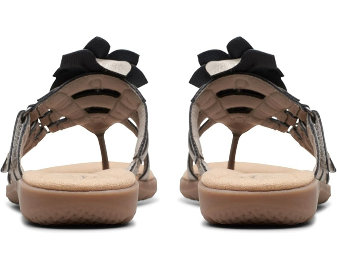 Сандалии Clarks Elizabelle Mae с кожаным верхом и цветочным декором
