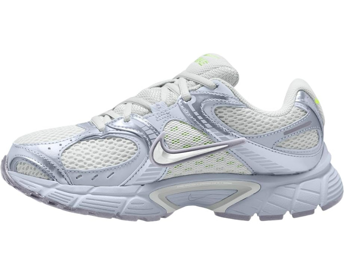 Кроссовки Nike V5 RNR с объемной пеной и ретро дизайном в стиле Y2K