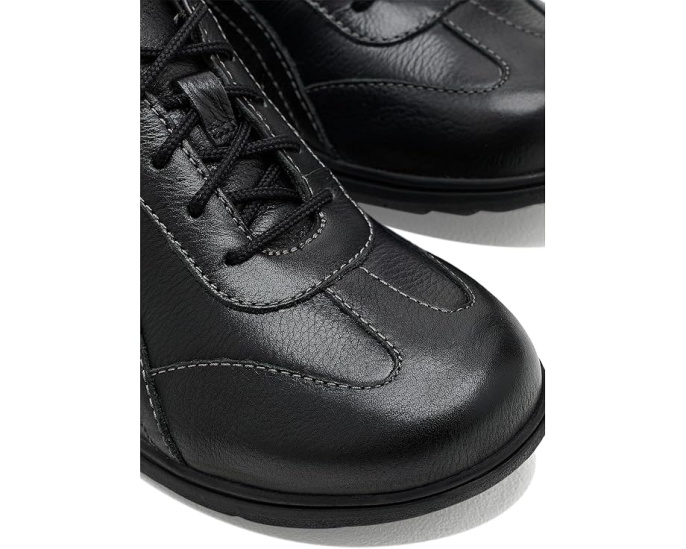 Кроссовки Clarks Carleigh Dream с замшевым верхом и зиппером