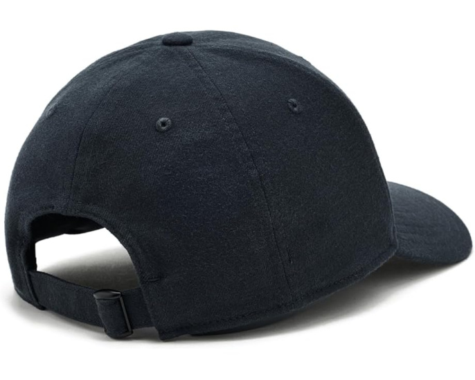 Кепка Under Armour Blitzing Low Brushed с регулировкой