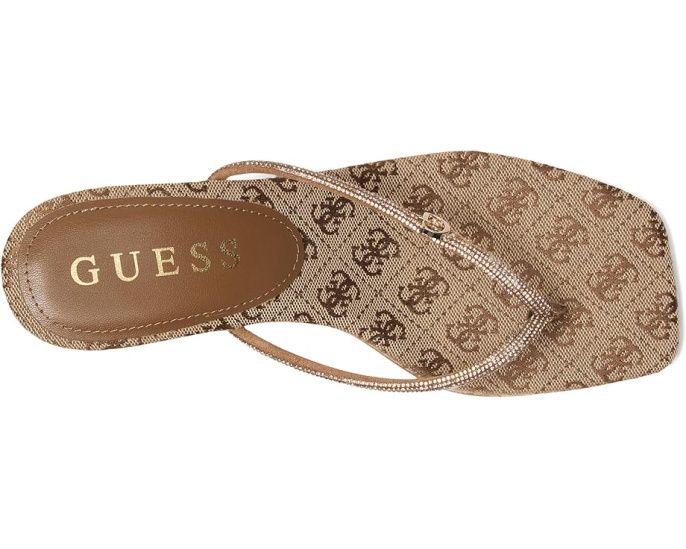 Босоножки GUESS Mayan на тонком каблуке с ремешком стразами