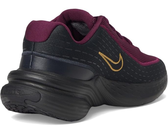 Повседневные кроссовки Nike Uplift SC с дышащим верхом