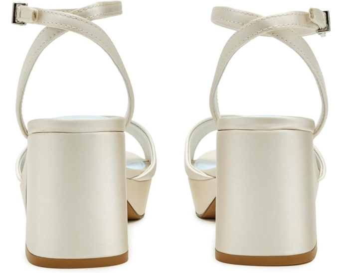 Сандалии Pendreya Platform Sandals на платформе и с квадратным каблуком от Vince Camuto