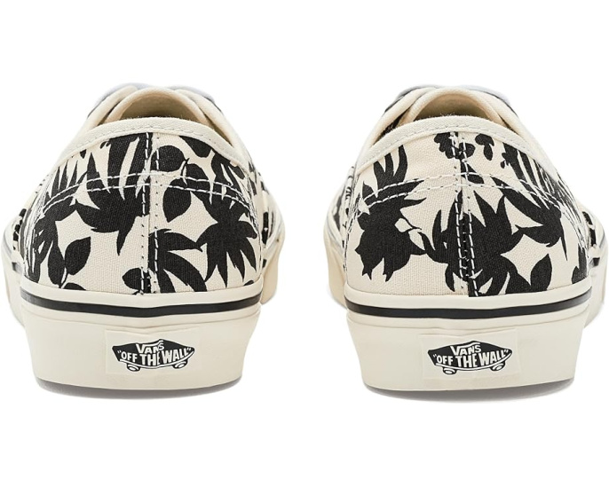 Кроссовки Vans Authentic из текстиля в классическом дизайне