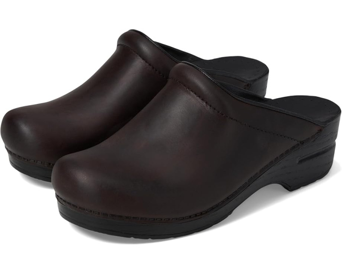 Клог Dansko Sonja из промасленной кожи для длительного ношения