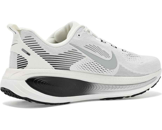 Кроссовки Nike Vomero 18 для бега по шоссе