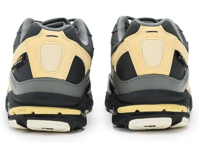 Кроссовки для бега Mizuno Wave Rider 10 Cordura с технологией Wave