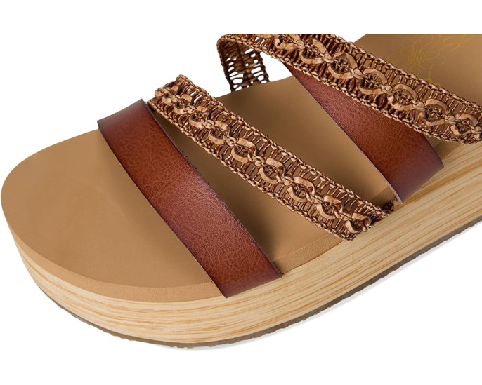 Сандалии Skechers Summers на клине с ремешками и стелькой Luxe Foam