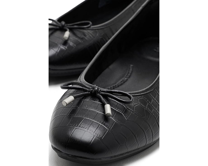 Балетки Delicato Crocodile из кожи с принтом крокодила FitFlop