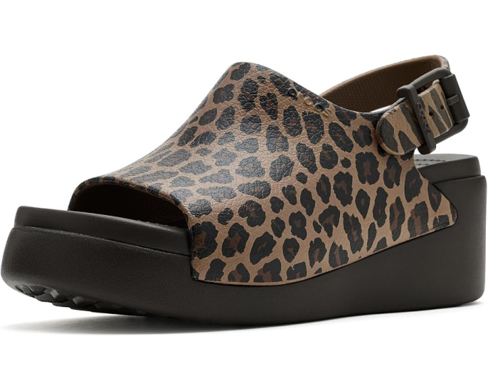 Сандалии-слайды Crocs Dylan Platform с металлическими заклепками