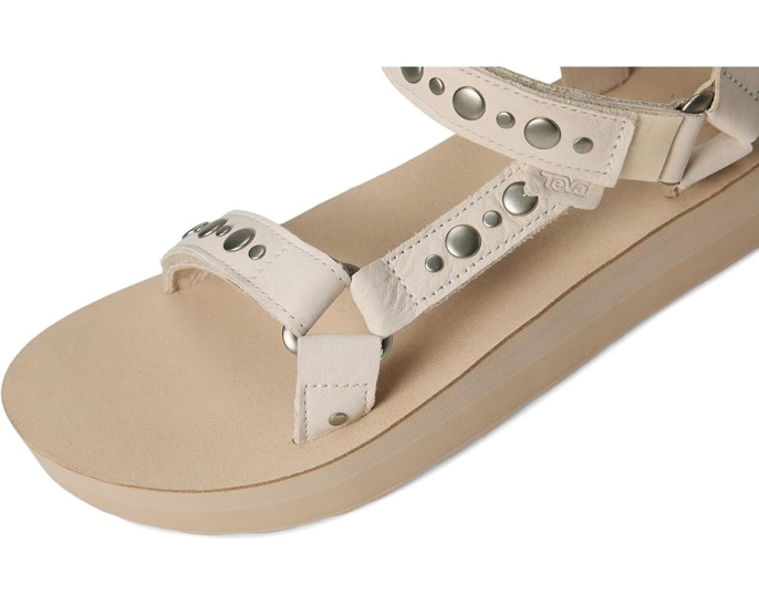 Сандалии Midform Universal Studded от Teva на платформе с шипами