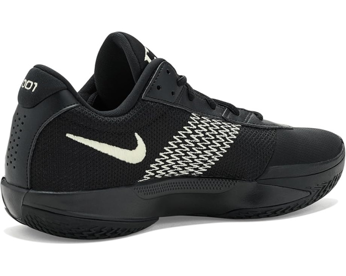 Баскетбольные кроссовки Nike G.T. Cut Academy с цепким протектором