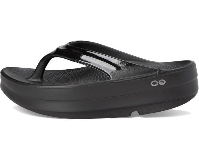 Сланцы OOFOS Oomega Thong с технологией OOfoam для восстановления