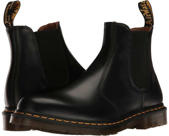 Челси Dr. Martens 2976 Yellow Stitch из гладкой кожи с минималистичным дизайном