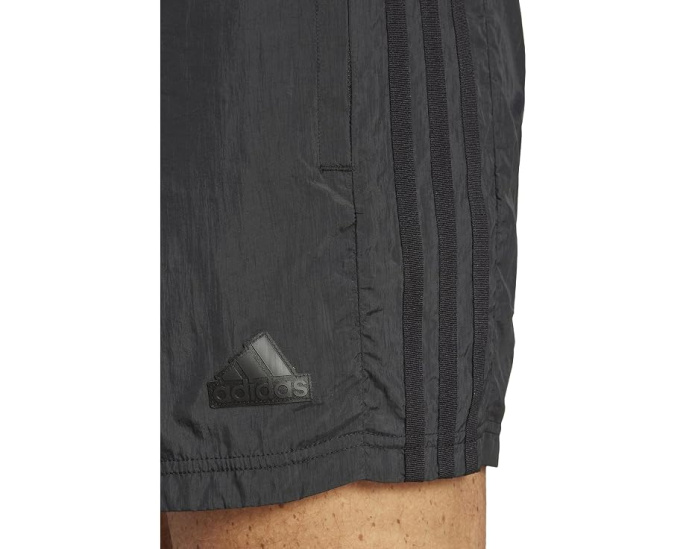 Шорты Adidas Tiro Woven с сетчатой подкладкой
