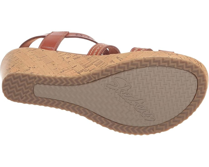 Женские босоножки Skechers Beverlee Delicate Glow на танкетке