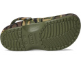 Классические сабо Crocs с сезонным принтом на платформе