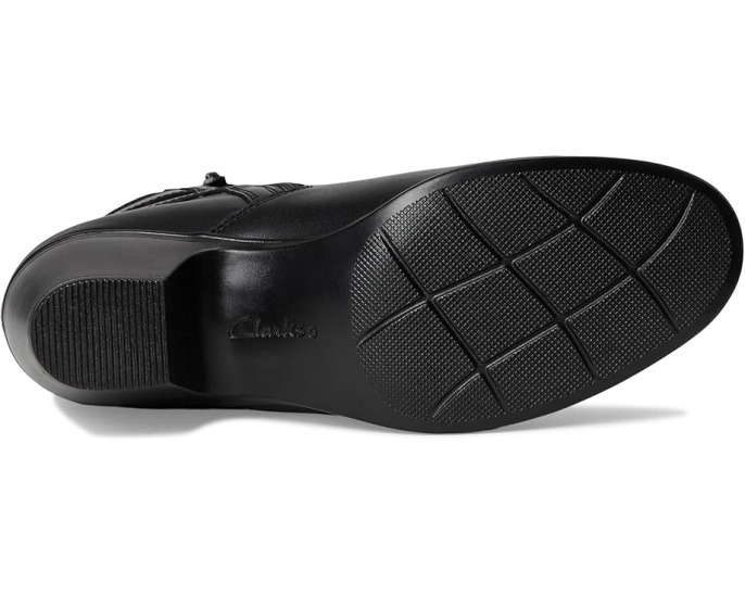 Ботинки Clarks Emily 2 Lux с круглым носком и устойчивым каблуком