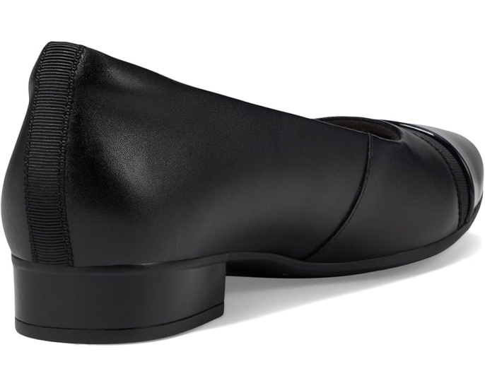 Туфли Juliet Monte с квадратно-округлым мысом и лаковой отделкой Clarks
