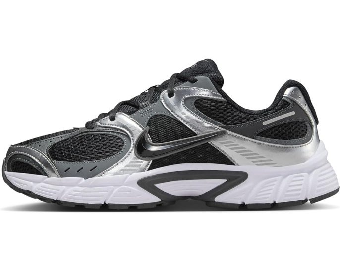 Кроссовки Nike V5 RNR с массивной пеной и ретро-дизайном