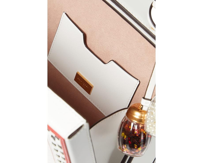 Сумка Kate Spade New York Slice Printed в виде коробки для пиццы с ручкой сверху