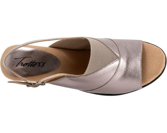Босоножки Trotters Mavis с открытым носком и массивным каблуком