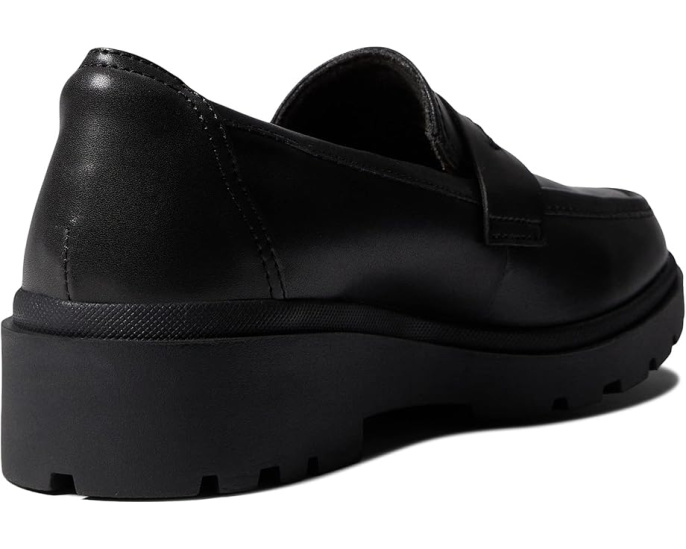 Лоферы Clarks Calla Ease с круглым носком и стелькой Ultimate Comfort