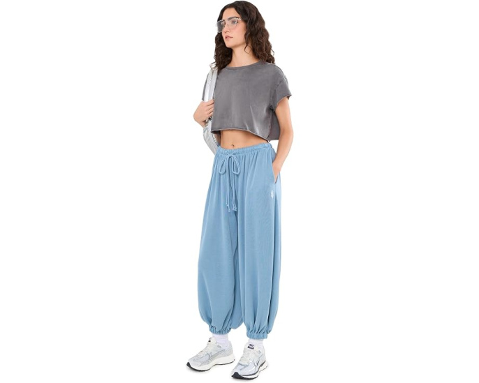 Кроп топ Hot Shot Cropped Tee от FP Movement с эффектом потертости
