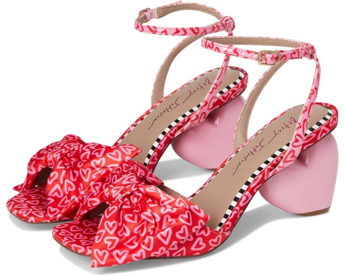 Blue by Betsey Johnson босоножки Kendal на шпильке с узором в виде сердец и бантом