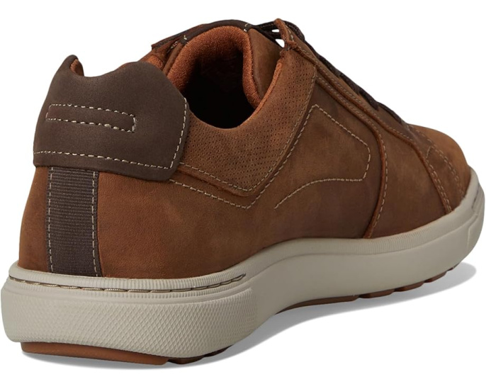 Кроссовки Clarks Mapstone Lace с контурной стелькой для комфорта