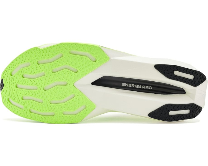 Беговые кроссовки New Balance FuelCell SuperComp Pacer с композитным носком