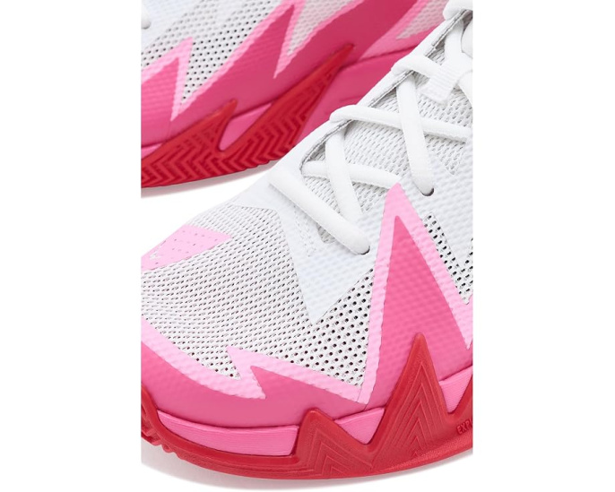 Баскетбольные кроссовки Nike S.T Dynamite с цепкой подошвой