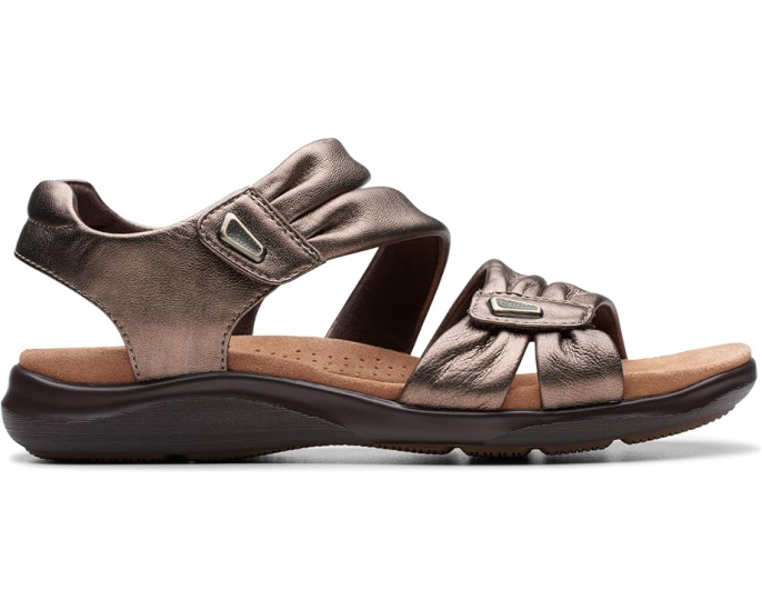 Сандалии Clarks Kitly Ave с ремешком на липучке и контурной стелькой