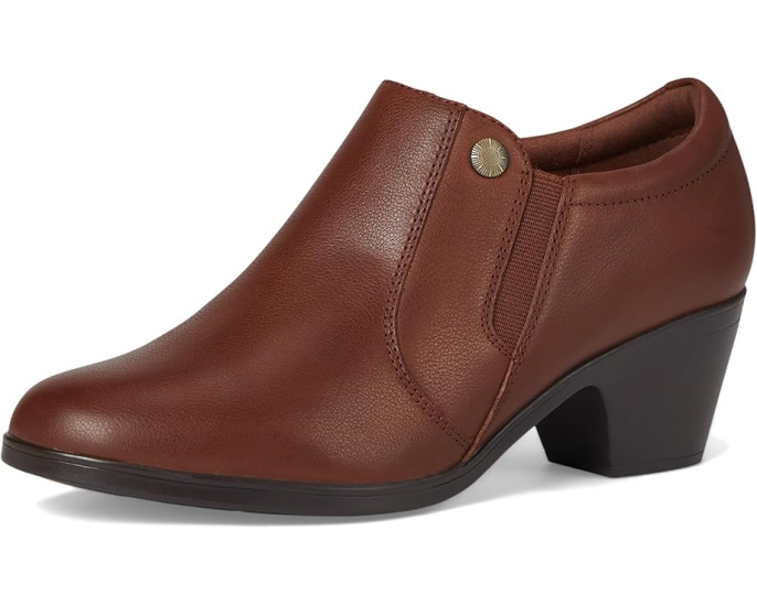 Туфли Clarks Emily 2 Reyna с простым носком и эластичными вставками