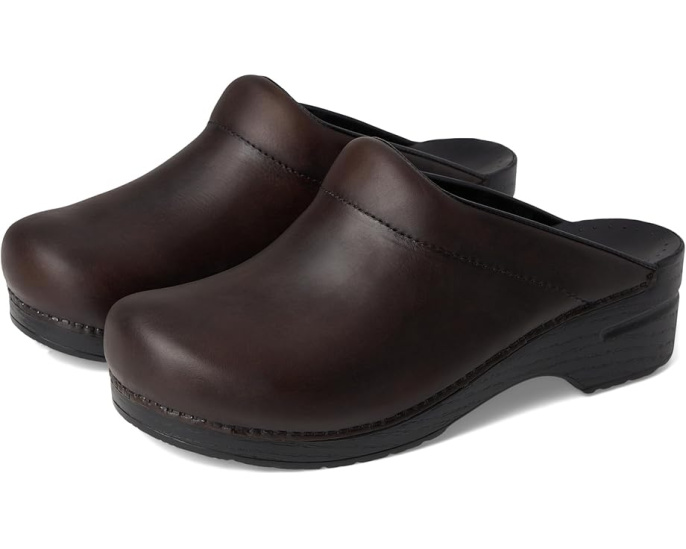 Клог Dansko Karl из прочной кожи для работы