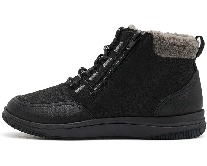 Ботинки Clarks Breeze Moss в спортивном стиле