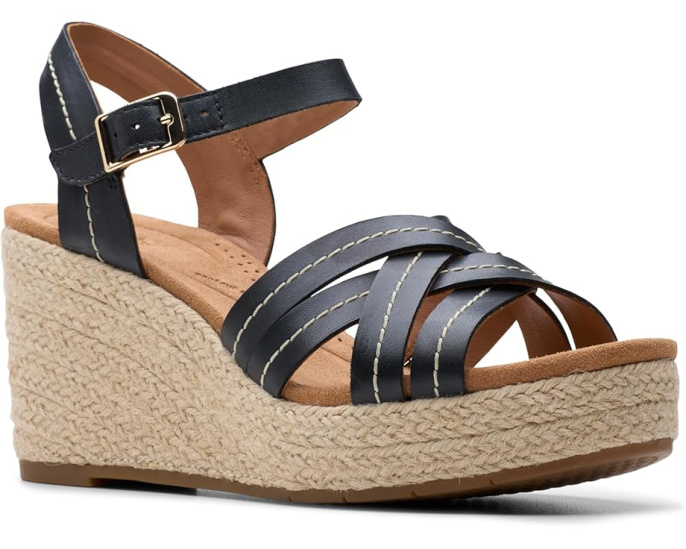 Сандалии Clarks Sabina Strap на клиновидном каблуке с перекрестными ремешками