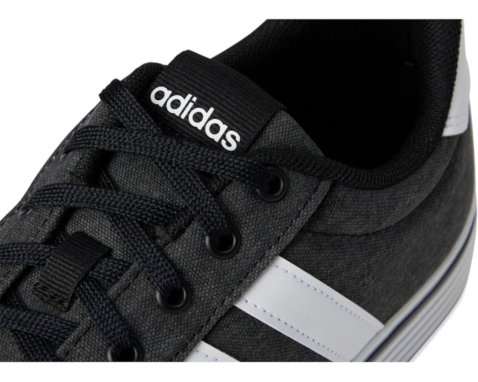 Кроссовки Adidas Daily 4.0 с текстильным верхом и усиленным носком
