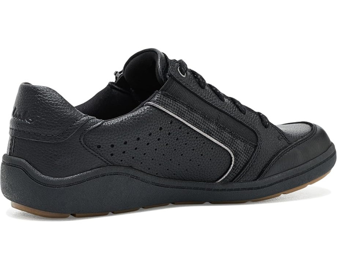 Кроссовки Clarks Bryianne Dazz из мягкой кожи с перфорацией