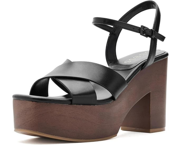 Босоножки GUESS Qeelin с каблуком и платформой