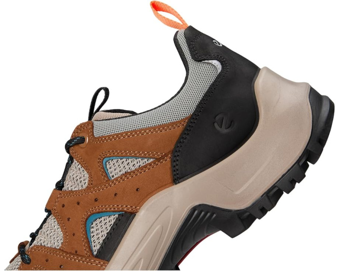 Туристические ботинки Offroad Pathfinder с технологией FLUIDFORM ECCO